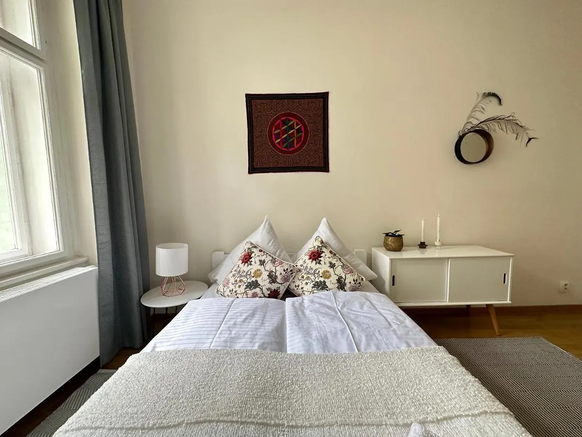 Apartment 3Bdr Bohemian Style Central Flat With Balcony Prague