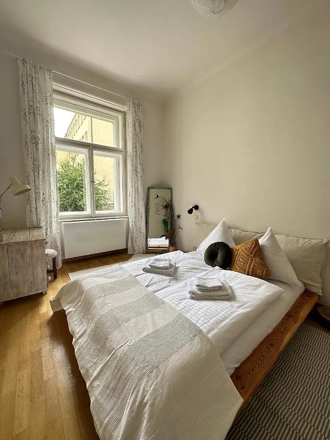 Apartment 3Bdr Bohemian Style Central Flat With Balcony Prague