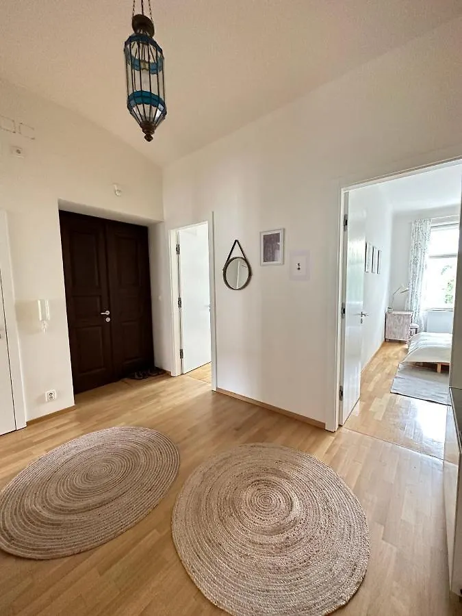 3Bdr Bohemian Style Central Flat With Balcony Prague Apartment