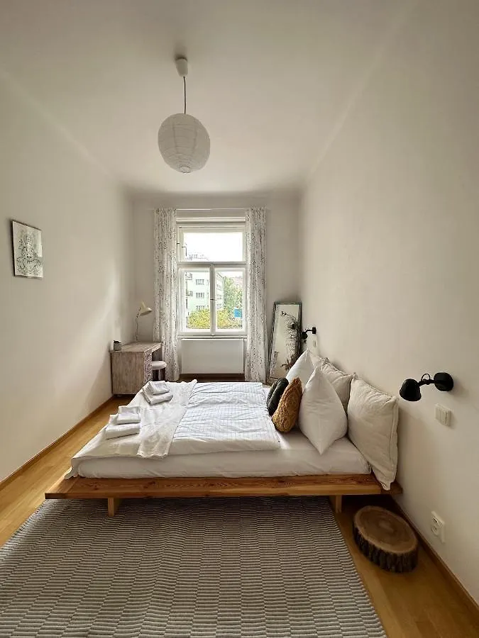 3Bdr Bohemian Style Central Flat With Balcony Prague Apartment