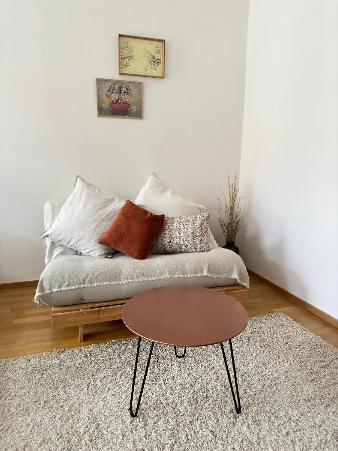3Bdr Bohemian Style Central Flat With Balcony Prague